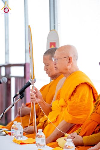 ภาพ No.135447:พิธีเจริญพระพุทธมนต์สมโภช แก้วบรมจักรพรรดิรัตนอนันต์ สถาปนาอาคารปฏิบัติธรรม แก้วธรรมชัยรัตนอนันต์ บูชาธรรมเนื่องในโอกาสอายุวัฒนมงคล 80 ปี หลวงพ่อธัมมชโย (22 เมษายน พ.ศ. 2567) วันพุธที่ 3 เมษายน พ.ศ. 2567 ณ วัดพระธรรมกายเทนเนสซี ประเทศสหรัฐอเมริกา