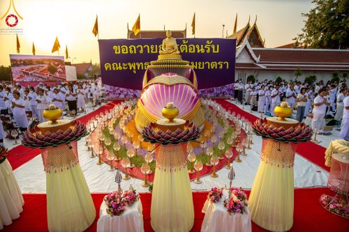 ภาพ No.111990:พิธีจุดประทีปถวายเป็นพุทธบูชา และบูชาธรรมมหาปูชนียาจารย์ พระมงคลเทพมุนี(สด จนฺทสโร) ในโครงการธรรมยาตรา กตัญญูบูชา มหาปูชนียาจารย์ พระมงคลเทพมุนี(สด จนฺทสโร) พระผู้ปราบมาร อนุสรณ์สถาน 7 แห่ง ปีที่ 12 วันที่ 14 มกราคม พ.ศ. 2567 ณ วัดสองพี่น้อง อ.สองพี่น้อง