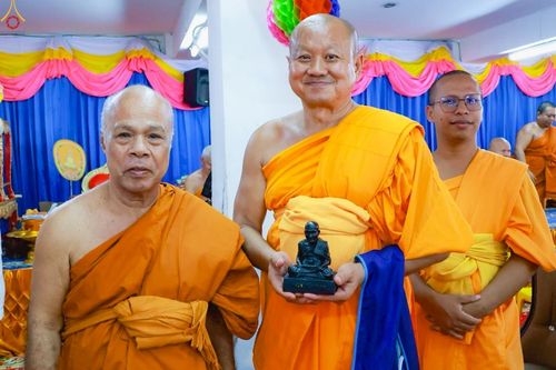 ภาพ No.268620:วันที่ 27 ตุลาคม พ.ศ. 2568 พิธีทอดกฐินสามัคคีทั่วไทย ณ วัดโรงวาส จ.สงขลา โดยคณะศิษยานุศิษย์ บูชาธรรม 81 ปี หลวงพ่อธัมมชโย