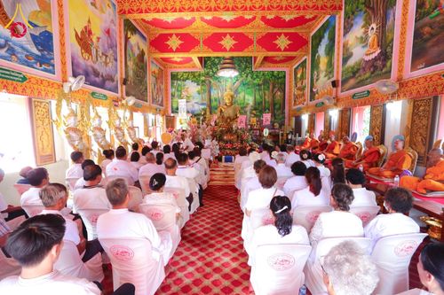 ภาพ No.183369:พิธีทอดกฐิน ณ วัดพระธาตุจอมทอง จ.เชียงราย ในโครงการทอดกฐินสามัคคีทั่วไทย 30,000 วัด บูชาธรรม 80 ปี หลวงพ่อธัมมชโย โดยคณะศิษยานุศิษย์วัดพระธรรมกาย วันที่ 22 ตุลาคม พ.ศ. 2567