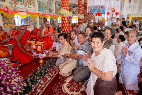 ภาพ No.175423:พิธีทอดกฐินกฐิน วัดสีชมพูวนาราม นครเวียงจันทร์ สปป.ลาว บูชาธรรม 80 ปี หลวงพ่อธัมมชโย โดยคณะศิษยานุศิษย์วัดพระธรรมกาย วันที่ 11 พฤศจิกายน พ.ศ. 2567