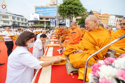 ภาพ No.126311:พิธีทำบุญเมืองนครราชสีมา ฉลอง 556 ปี ตักบาตรพระ 10,000 รูป ในวันเสาร์ที่ 2 มีนาคม พ.ศ.2567 ณ อนุสาวรีย์ท้าวสุรนารี จ.นครราชสีมา จัดโดย คณะสงฆ์จังหวัดนครราชสีมา ร่วมกับสำนักงานจังหวัดนครราชสีมา