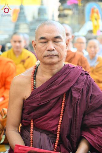 ภาพ No.179775:พิธีทอดกฐินสมทบ ณ วัดพุทธรัตน ทอดกฐินใต้ต้นพระศรีมหาโพธิ์ เมืองพุทธคยา ประเทศอินเดีย วันที่ 12 พฤศจิกายน พ.ศ. 2567