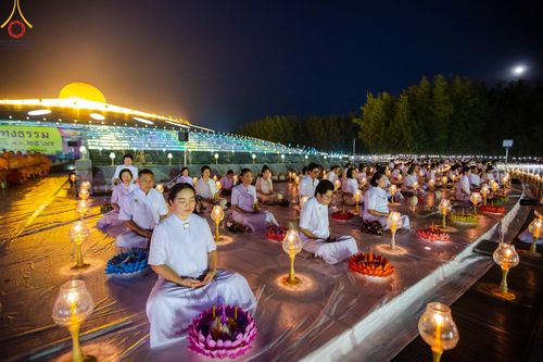 ภาพ No.170275:พิธีลอยกระทงธรรม ณ สระเศรษฐีทะเลบุญ มหาวิหารพระมงคลเทพมุนีฯ วัดพระธรรมกาย วันศุกร์ที่ 15 พฤศจิกายน พ.ศ.2567 (วันเพ็ญ 15 ค่ำ เดือน 12)