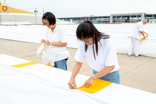 ภาพ No.218359:วันที่ 14-15 เมษายน พ.ศ. 2568 การเตรียมงานเครื่องเสียง , การเตรียมงานติดผ้ารับประเคน , การเตรียมงานเครื่องนอนพระสังฆาธิการ , การเตรียมงานจุดนั่งสาธุชน , การเตรียมงานถุงน้ำถ่วงน้ำหนักโต๊ะ , การเตรียมงานภาชนะฉันภัตตาหาร เพื่องานวันคุ้มครองโลก 22 เมษายน พ.ศ