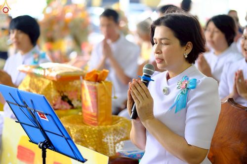 ภาพ No.254633:วันที่ 13 ตุลาคม พ.ศ. 2568 พิธีทอดกฐินสามัคคีทั่วไทย 30,000 วัด โดยคณะศิษยานุศิษย์ บูชาธรรม 81 ปี หลวงพ่อธัมมชโย ณ วัดจันทร์ใน แขวงบางคอแหลม เขตยานนาวา กรุงเทพมหานคร