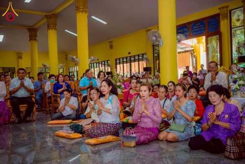 ภาพ No.177194:พิธีทอดกฐิน ณ วัดตรีมิตรประดิษฐาราม ต.รางหวาย อ.พนมทวน จ.กาญจนบุรี ในโครงการทอดกฐินสามัคคีทั่วไทย 30,000 วัด บูชาธรรม 80 ปี หลวงพ่อธัมมชโย โดยคณะศิษยานุศิษย์วัดพระธรรมกาย วันที่ 15 พฤศจิกายน พ.ศ. 2567