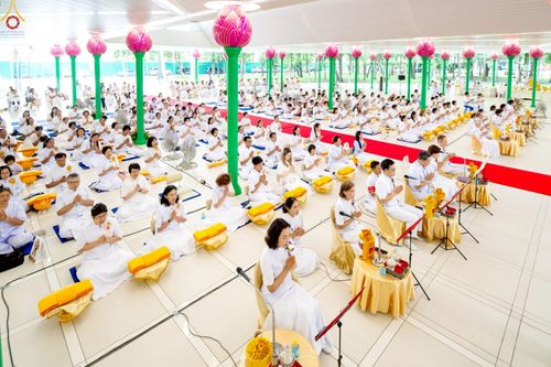 ภาพ No.227677:วันเสาร์ที่ 31 พฤษภาคม พ.ศ.2568 พิธีถวายผ้าไตรแด่สามเณรผู้เข้ารับการอุปสมบท , พิธีอุปสมบทสามเณรเตรียม DCI วัดพระธรรมกาย จ.ปทุมธานี