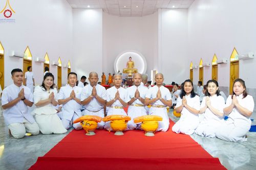 ภาพ No.101052:พิธีบรรพชาธรรมทายาท ในโครงการอุปสมบทบูชาธรรม มหาปูชนียาจารย์ พ.ศ. 2566 ณ วัดหนองไผ่ล้อม จ.ปราจีนบุรี วันที่ 2 ธันวาคม พ.ศ. 2566