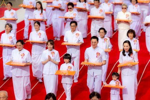 ภาพ No.277459:วันอาทิตย์ต้นเดือนที่ 7 ธันวาคม พ.ศ.2568 พิธีทอดผ้าป่าต้นสมบัติจักรพรรดิ ณ สภาธรรมกายสากล วัดพระธรรมกาย