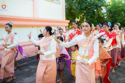 ภาพ No.166634:พิธีทอดกฐิน ณ วัดโพธิ์ไทร อ.เกษตรสมบูรณ์ จ.ชัยภูมิ ในโครงการกฐินสามัคคีทั่วไทย 30,000 วัด บูชาธรรม 80 ปี หลวงพ่อธัมมชโย โดยคณะศิษยานุศิษย์วัดพระธรรมกาย วันที่ 23 ตุลาคม พ.ศ. 2567