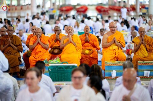 ภาพ No.124402:พิธีตักบาตรในวันมาฆบูชา ณ บ้านแก้วเรือนทองคุณยายฯ วัดพระธรรมกาย จ.ปทุมธานี วันเสาร์ที่ 24 กุมภาพันธ์ พ.ศ. 2567