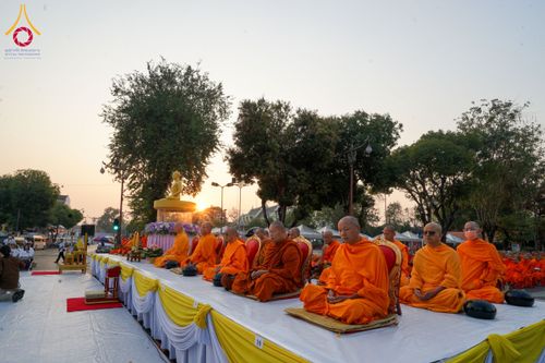 ภาพ No.208631:ตักบาตรพระ 1,743 รูป ครบรอบ 743 ปี นครน่าน ถวายเป็นพุทธบูชา น้อมบุญกุศลอุทิศให้บรรพบุรุษ วันอาทิตย์ ที่ 16 กุมภาพันธ์ พ.ศ. 2568 ณ ถนนคนเดินข่วงเมืองน่าน ต.ในเวียง อ.เมือง จ.น่าน