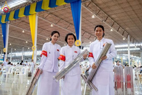 ภาพ No.215366:วันอาทิตย์ต้นเดือนที่ 6 เมษายน พ.ศ. 2568 ขบวนอัญเชิญผ้าป่าสมทบ มหาสังฆทาน 40,000 กว่าวัดทั่วประเทศ ณ สภาธรรมกายสากล วัดพระธรรมกาย