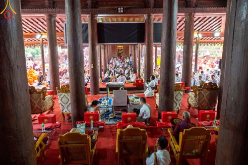 ภาพ No.220080:วันพุธที่ 16 เมษายน พ.ศ. 2568 วัดพระธรรมกายถวายมหาสังฆทาน มอบสิ่งของและทุนทรัพย์กว่า 4 ล้านบาท บรรเทาทุกข์ 181 วัดแผ่นดินไหวเมียนมา