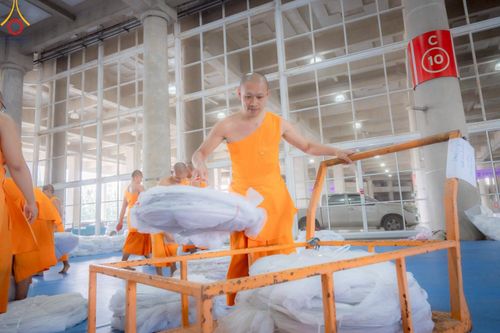 ภาพ No.218244:วันที่ 12-18 เมษายน พ.ศ. 2568 พระภิกษุและเจ้าหน้าที่อาสาสมัคร เตรียมพื้นที่ต้อนรับพักค้างพระสังฆาธิการ เนื่องในงานวันคุ้มครองโลก 22 เมษายน พ.ศ. 2568