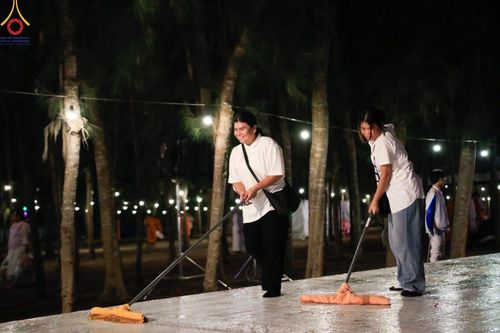 ภาพ No.108239:V.5 ทุ่มพลัง การเตรียมงาน เก็บงาน การรับบุญของเจ้าหน้าที่หน่วยงานต่างๆ เพื่อโครงการธรรมยาตรา กตัญญูบูชามหาปูชนียาจารย์ พระมงคลเทพมุนี (สด จนฺทสโร) พระผู้ปราบมาร อนุสรณ์สถาน 7 แห่ง ปีที่ 12 ระหว่างวันที่ 2 - 31 มกราคม พ.ศ. 2567