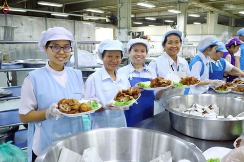 ภาพ No.240055:วันเสาร์ที่ 23 สิงหาคม พ.ศ. 2568 (วันพระ แรม 14 ค่ำ เดือน 9) พิธีบุพเปตพลี ครั้งที่ 169 ร่วมอุทิศบุญแด่หมู่ญาติที่ล่วงลับไปแล้ว และสืบทอดอายุพระพุทธศาสนา ณ หอฉันคุณยายอาจารย์ฯ วัดพระธรรมกาย