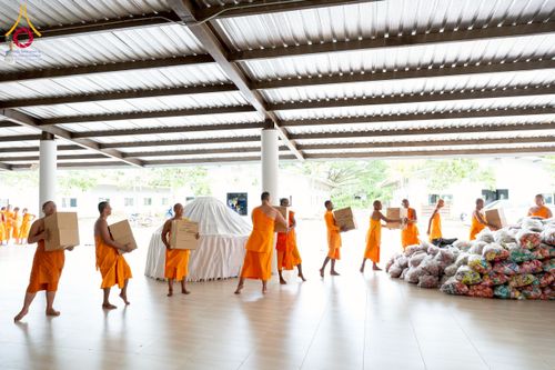 ภาพ No.225899:วันเสาร์ที่ 24 พฤษภาคม พ.ศ. 2568 พิธีถวายสังฆทาน 323 วัด ปีที่ 21 ครั้งที่ 177 พิธีมอบกองทุนหนุนแรงใจช่วยครูใต้ ปีที่ 18 ครั้งที่ 141 และพิธีทำบุญอุทิศส่วนกุศลให้ผู้วายชนม์ ณ ศูนย์ปฏิบัติธรรมภาคใต้ จ.สงขลา