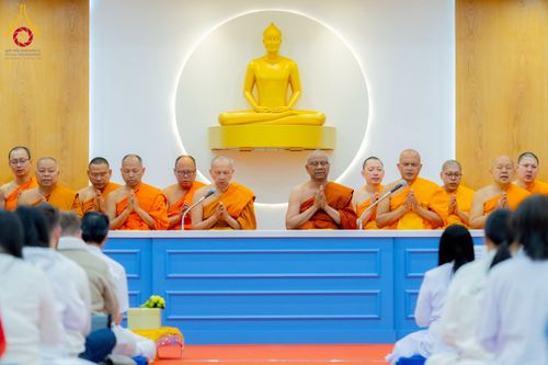 ภาพ No.233261:วันอาทิตย์ที่ 6 กรกฎาคม พ.ศ. 2568 พิธีถวายมหาสังฆทานแด่คณะสงฆ์ทั่วโลกและพิธีตักบาตรเนื่องในวันเข้าพรรษา  ณ วัดพุทธเคปทาวน์ ประเทศแอฟริกาใต้