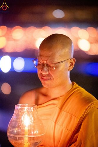 ภาพ No.124992:พิธีเวียนประทักษิณและจุดมาฆประทีป (ชุดที่ 2) ในวันมาฆบูชา เสาร์ที่ 24 กุมภาพันธ์ พ.ศ. 2567 ณ พระมหาธรรมกายเจดีย์ วัดพระธรรมกาย