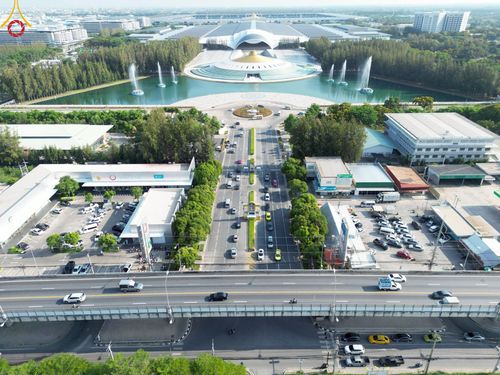 ภาพ No.219252:บรรยากาศการเดินทางเข้าวัดพระธรรมกาย , การต้อนรับปฏิสันถาร , การฉันภัตตาหารเช้า , การลงทะเบียนพระสังฆาธิการ  เนื่องในวันคุ้มครองโลก พิธีถวายมหาสังฆทานคณะสงฆ์ 40,000 กว่าวัดทั่วประเทศ ณ วัดพระธรรมกาย