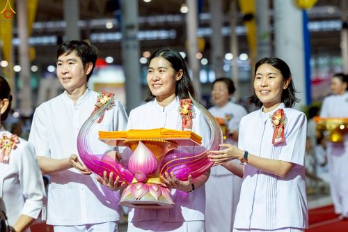 ภาพ No.243904:วันอาทิตย์ที่ 7 กันยายน พ.ศ. 2568 พิธีทอดผ้าป่าสมทบกฐินวัดพระธรรมกาย และสมทบกฐิน 30,000 วัดทั่วไทย ครั้งที่ 2 ณ ห้องแก้วสารพัดนึก 1 วัดพระธรรมกาย