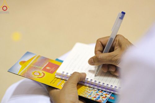 ภาพ No.212582:วันพฤหัสบดีที่ 20 มีนาคม พ.ศ. 2568 การประชุม 3 อาศรม วัดพระธรรมกาย เพื่องาน 22 เมษายน วันคุ้มครองโลก ถวายมหาสังฆทาน 40,000 กว่าวัดทั่วประเทศ