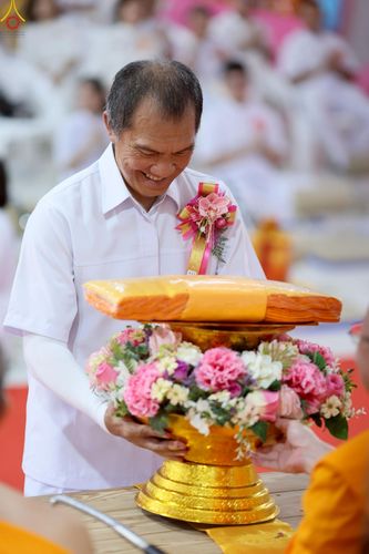 ภาพ No.272253:วันเสาร์ที่ 1 พฤศจิกายน พ.ศ. 2568 พิธีทอดกฐินสามัคคี สร้างกุฏิหมู่สามเณร ณ ศูนย์ปฏิบัติธรรมเบญจธรรม ปทุมธานี  ต.บ้านปทุม อ.สามโคก จ.ปทุมธานี