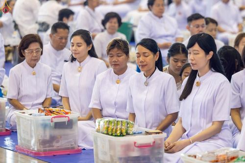 ภาพ No.243455:วันที่ 7 กันยายน พ.ศ. 2568 พิธีตักบาตร ข้าวสารอาหารแห้ง ในวันครูผู้ค้นพบวิชชาธรรมกาย ณ บ้านแก้วเรือนทองคุณยายฯ สภาธรรมกายสากล วัดพระธรรมกาย