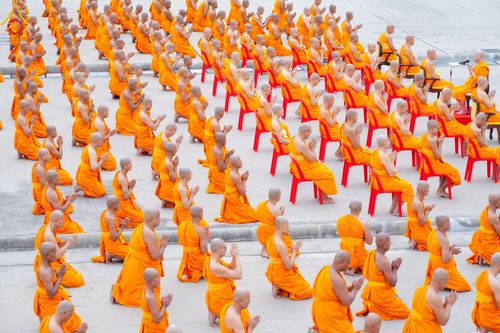 ภาพ No.182125:พระธรรมทายาทร่วมปฎิบัติธรรม รับฟังโอวาทจากหลวงพ่อทัตตชีโว และถ่ายภาพหมู่ประวัติศาสตร์ ณ ลานธรรมพระมหาธรรมกายเจดีย์  วัดพระธรรมกาย ในโครงการอุปสมบท บูชาธรรมมหาปูชนียาจารย์ วันที่ 13 ธันวาคม พ.ศ. 2567