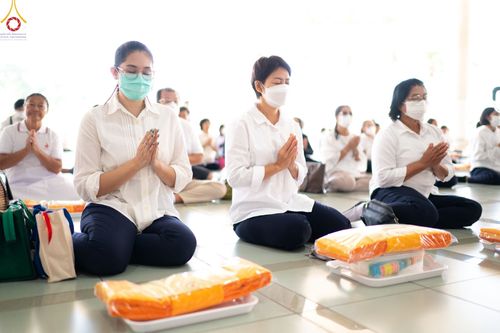 ภาพ No.104496:พิธีบุพเปตพลี ครั้งที่ 145 อุทิศบุญแด่หมู่ญาติที่ล่วงลับไปแล้ว และสืบทอดอายุพระพุทธศาสนา วันพุธที่ 27 ธันวาคม พ.ศ. 2566 (วันพระขึ้น 15 ค่ำ เดือน 12 ) ณ หอฉันคุณยายอาจารย์ฯ วัดพระธรรมกาย