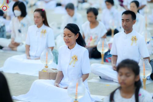 ภาพ No.91634:พิธีทอดผ้าป่า สร้างลานเอนกประสงค์พญานาค 4 ตระกูล จุดประทีปโคมลาน ถวายเป็นพุทธบูชา  สร้างความสว่างไสวให้กับแผ่นดินด้วยแสงธรรม วันอาทิตย์ที่ 29 ตุลาคม พ.ศ. 2566 ณ พุทธอุทยานนานาชาติ จังหวัดหนองคาย