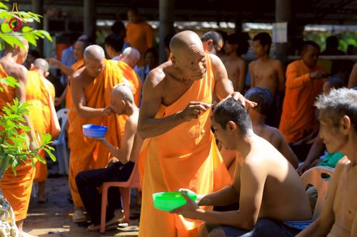 ภาพ No.275931:วันที่ 26-30 พฤศจิกายน พ.ศ. 2568 ทีมพระพี่เลี้ยงตั้งรับ รายงานตัวโครงการบวชบูชาธรรมมหาปูชนียาจารย์ ณ ศูนย์ปฏิบัติธรรมบุรีรัมย์