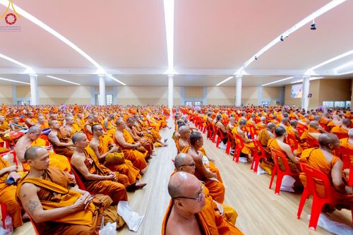 ภาพ No.219515:วันอังคารที่ 22 เมษายน พ.ศ. 2568 สัมมนาสงฆ์ เพื่อความมั่นคงและความเจริญรุ่งเรืองแห่งพระพุทธศาสนา  เนื่องในวันคุ้มครองโลก พิธีถวายมหาสังฆทานแด่คณะสงฆ์ 40,000 กว่าวัดทั่วประเทศ ณ วัดพระธรรมกาย จ.ปทุมธานี