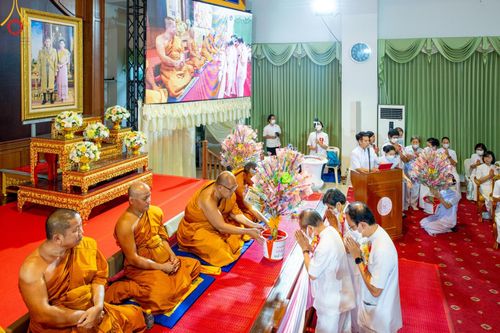 ภาพ No.109833:พิธีเจริญพระพุทธมนต์ ปฏิบัติธรรม  มอบทุนการศึกษา ถวายสังฆทาน 121 วัด วันพุธที่ 10 มกราคม พ.ศ. 2567 ณ อาคารราชวิริยาลังการ วัดไร่ขิง พระอารามหลวง  อ.สามพราน จ.นครปฐม