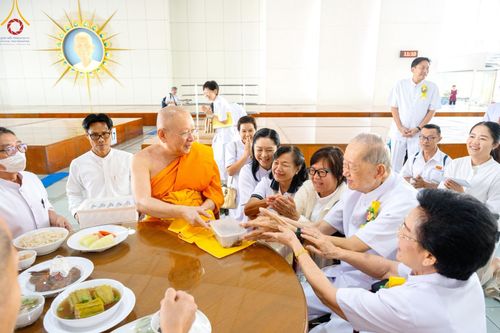 ภาพ No.212630:วันพฤหัสบดีที่ 20 มีนาคม พ.ศ. 2568 พิธีเจริญพระพุทธมนต์ เนื่องในอายุวัฒนมงคลครบ 74 ปี พระภาวนาธรรมวิเทศ วิ. (ภูเบศ ฌานาภิญโญ) ณ หอฉันคุณยายฯ วัดพระธรรมกาย