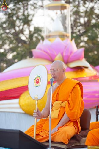 ภาพ No.195317:พิธีตักบาตรพระธรรมยาตรา ณ อนุสรณ์สถานลำดับที่ 3 สถานที่เกิดใหม่ในเพศสมณะ วัดสองพี่น้อง ต.ต้นตาล อ.สองพี่น้อง จ.สุพรรณบุรี ในโครงการธรรมยาตรา กตัญญูบูชา มหาปูชนียาจารย์ พระมงคลเทพมุนี(สด จนฺทสโร) พระผู้ปราบมาร ปีที่ 13 วันที่ 15 มกราคม พ.ศ.2568