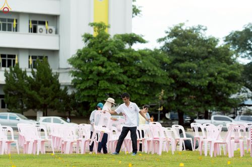 ภาพ No.239735:วันที่ 16-17 สิงหาคม พ.ศ. 2568 การปฏิบัติหน้าที่ของเจ้าหน้าที่ทุกสถานะ เพื่องานพิธีอัญเชิญรูปเหมือนพระมงคลเทพมุนี (สด จันทสโร) และพิธีกดปุ่มอัญเชิญรูปเหมือน พระมงคลเทพมุนี (สด จันทสโร) ณ มหาวิหารแก้วพระมงคลเทพมุนี ศูนย์ปฏิบัติธรรมแก้วเมืองเลย จ.เลย