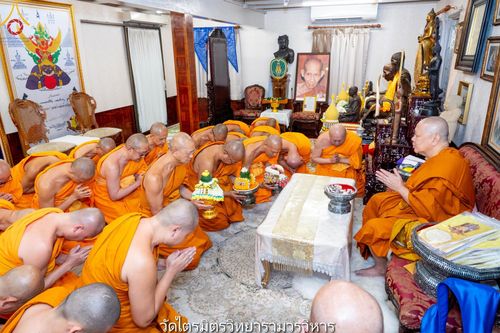 ภาพ No.145848:คณะสงฆ์วัดพระธรรมกาย ทำวัตรพระผู้ใหญ่ ในเทศกาลเข้าพรรษา วันจันทร์ที่ 22 กรกฎาคม พ.ศ. 2567