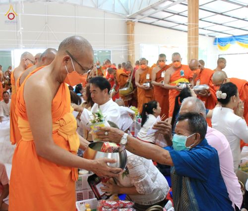 ภาพ No.80901:พิธีตักบาตรพระ ๒๑๖ รูป และ พิธีถวายมหาสังฆทาน ๕๒ วัด ฉลองครบรอบ ๑๖ ปี ธุดงคสถานพรรัตนแพร่ วันอังคารที่ ๙ พฤษภาคม พ.ศ.๒๕๖๖ ณ ธุดงคสถานพรรัตนะ อำเภอวังชิ้น จังหวัดแพร่