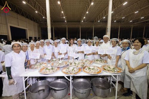 ภาพ No.121541:พิธีถวายภัตตาหารเป็นสังฆทาน แด่คณะพระธรรมยาตรา ปีที่ 12 วันที่ 31 มกราคม พ.ศ. 2567 ณ สภาธรรมกายสากล วัดพระธรรมกาย