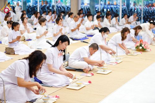 ภาพ No.128122:พิธีถวายภัตตาหารเป็นสังฆทาน แด่คณะพระธรรมยาตราฯ ในโครงการธรรมยาตราอัญเชิญพระบรมสารีริกธาตุ  ประดิษฐาน ณ มหารัตนเจดีย์สิริปทุมสวรรค์ อ.บางกล่ำ จ.สงขลา วันที่ 10 มีนาคม พ.ศ. 2567