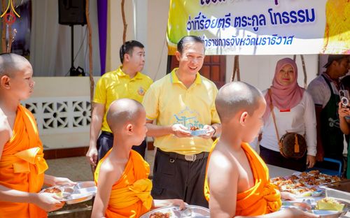 ภาพ No.218161:วันอาทิตย์ที่ 6 เมษายน พ.ศ. 2568 ว่าที่ร้อยตรี ตระกูล โทธรรม ผู้ว่าราชการจังหวัดนราธิวาส เหล่ากาชาดจังหวัดนราธิวาส และเจ้าหน้าที่ข้าราชการทุกภาคส่วน ร่วมถวายภัตตาหารแด่คณะสงฆ์และสามเณรภาคฤดูร้อน ณ ที่พักสงฆ์บ้านร่มเย็น ศูนย์อบรมเยาวชนเมืองนราธิวาส