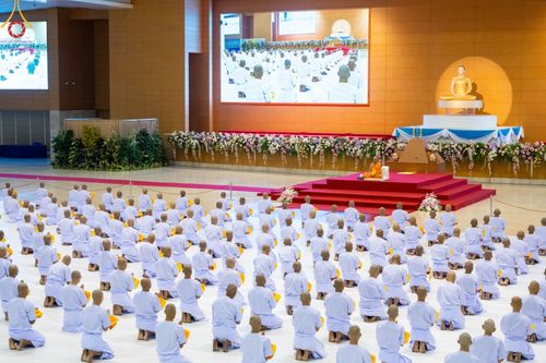 ภาพ No.101640:พิธีขอบรรพชา, พิธีขอสรณคมน์และศีล, พิธีถวายบาตร ในโครงการอุปสมบทหมู่ รุ่นบูชาธรรมมหาปูชนียาจารย์ ณ วัดพระธรรมกาย วันที่ 9 ธันวาคม พ.ศ. 2566