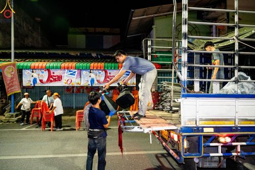 ภาพ No.151608:V.55 ทีมใหญ่ที่หาดใหญ่ เจ้าหน้าที่ทุกสถานะ หลายสัญชาติ ร่วมกันจัดงานตักบาตรที่หาดใหญ่ วันที่ 10-11 สิงหาคม พ.ศ. 2567