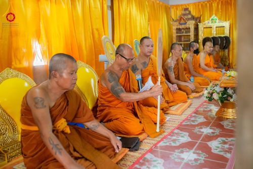 ภาพ No.177236:พิธีทอดกฐิน ณ วัดแถวอรัญญาวาส ต.หนองขาม อ.แก้งคร้อ จ.ชัยภูมิ ในโครงการทอดกฐินสามัคคีทั่วไทย 30,000 วัด บูชาธรรม 80 ปี หลวงพ่อธัมมชโย โดยคณะศิษยานุศิษย์วัดพระธรรมกาย วันที่ 30 ตุลาคม พ.ศ. 2567