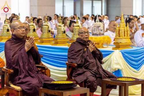 ภาพ No.209516:วันอาทิตย์ที่ 2 มีนาคม พ.ศ. 2568 พิธีบูชาข้าวพระ ณ สภาธรรมกายสากล วัดพระธรรมกาย