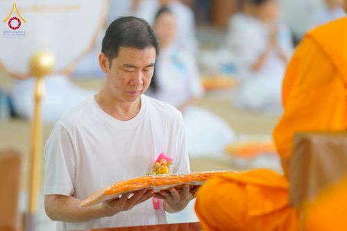 ภาพ No.226505:วันที่ 26 พฤษภาคม พ.ศ. 2568 พิธีบุพเปตพลี ครั้งที่ 164 ร่วมอุทิศบุญแด่หมู่ญาติที่ล่วงลับไปแล้ว และสืบทอดอายุพระพุทธศาสนา ณ หอฉันคุณยายอาจารย์ฯ วัดพระธรรมกาย