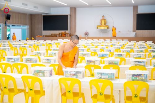 ภาพ No.156128:พิธีถวายสังฆทานแด่คณะสงฆ์ 323 วัด 4 จังหวัดชายแดนภาคใต้ ปีที่ 20 ครั้งที่ 173 พิธีมอบกองทุนหนุนแรงใจช่วยครูใต้ ปีที่ 17 ครั้งที่ 137 วันเสาร์ที่ 21 กันยายน พ.ศ.2567 ณ ศูนย์ปฏิบัติธรรมภาคใต้ อ.บางกล่ำ จ.สงขลา